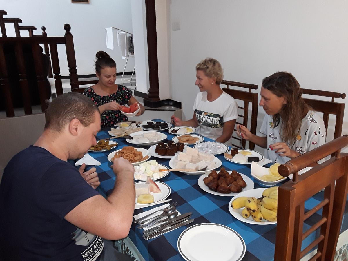 Darshani Hikka Villa Hikkaduwa Εξωτερικό φωτογραφία